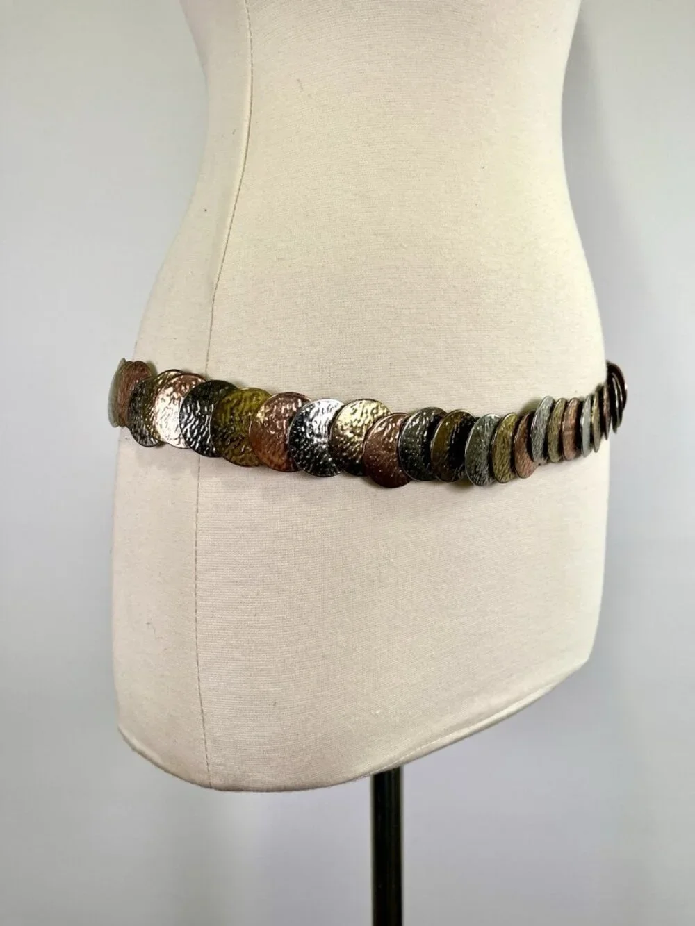 VTG 80s Mixed Metal Hammered Disc Coin Waist Belt Boho Elastic Stretch Gypsy 31”